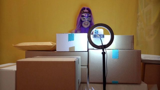 Ultra Violeta y el Escorpión Negro S01E02