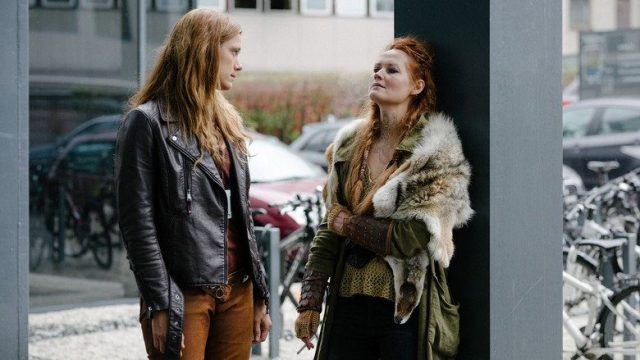 Los visitantes S01E06