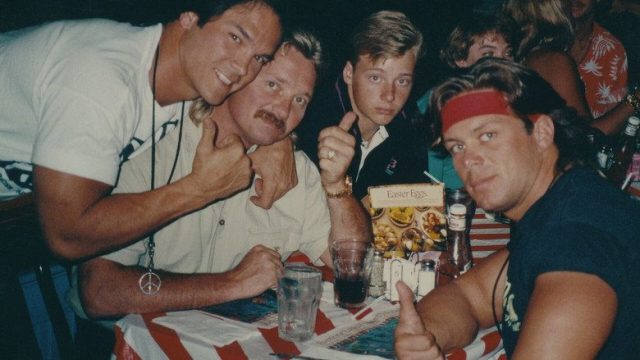Músculos y caos: Una versión no autorizada de Gladiadores americanos S01E04