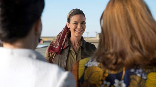 Astronaut wives club S01E10