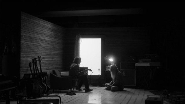 McCartney 3, 2, 1 S01E05