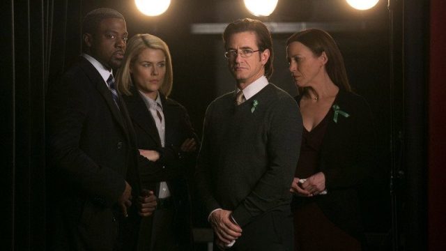 Crisis S01E13