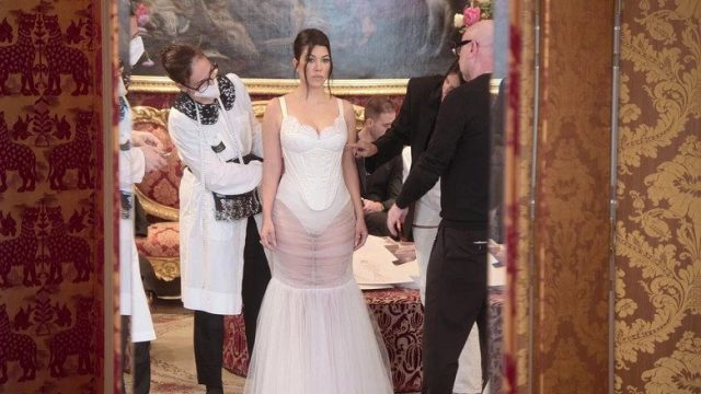 The Kardashians S02E08