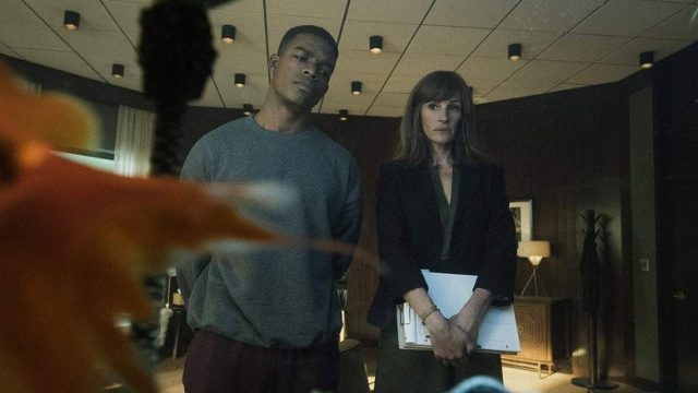 Homecoming S01E02