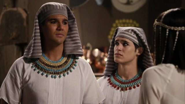 Moisés y los diez mandamientos S01E131