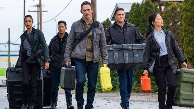Debris S01E02