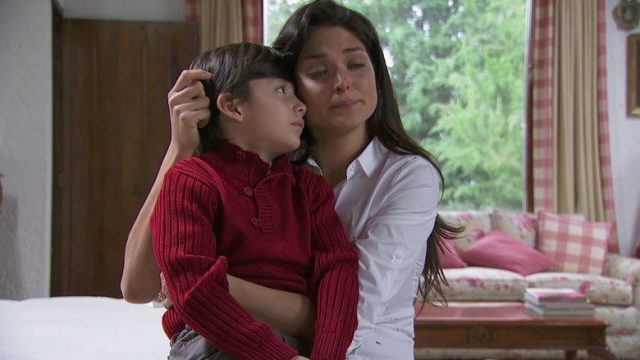 Señora Acero S01E02