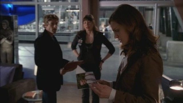 Bones S01E14
