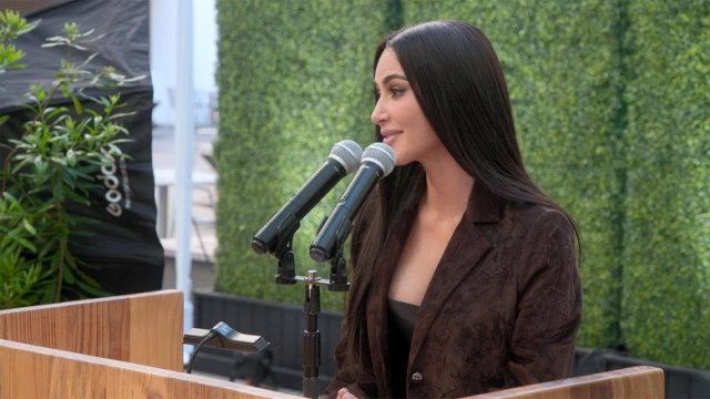 The Kardashians S06E08