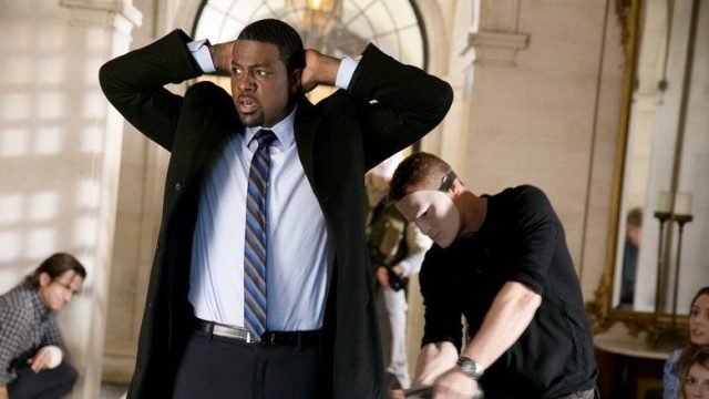 Crisis S01E11