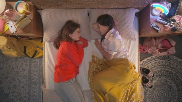 Besos, Kitty S01E08
