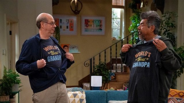 Lopez vs Lopez S01E09