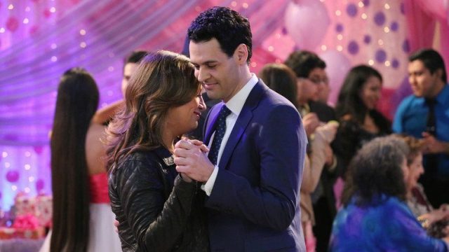 Cristela S01E17