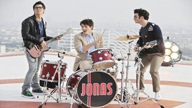 JONAS S02E01