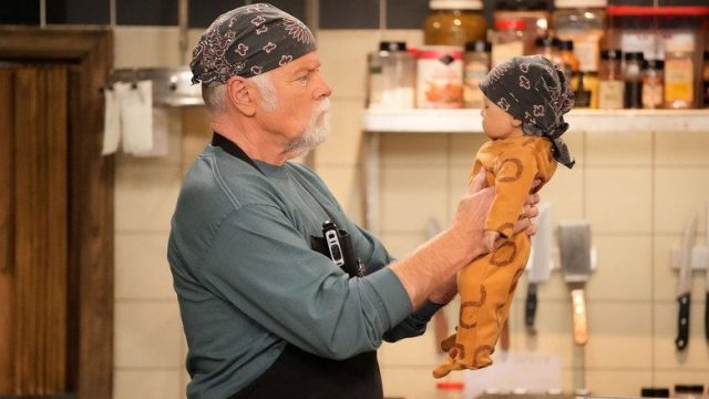 Happy's Place S01E12