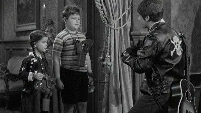 Los locos Addams S01E15