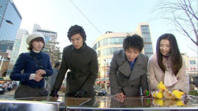Los chicos son mejores que las flores S01E09