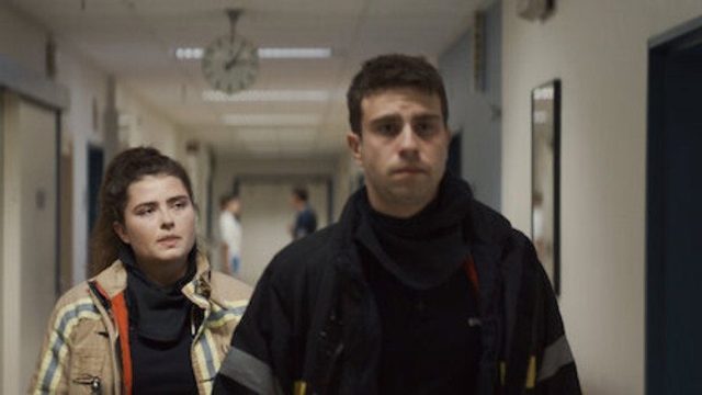 Bajo el fuego S01E08