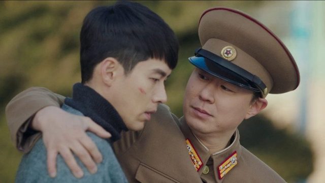 Aterrizaje de emergencia en tu corazón S01E09