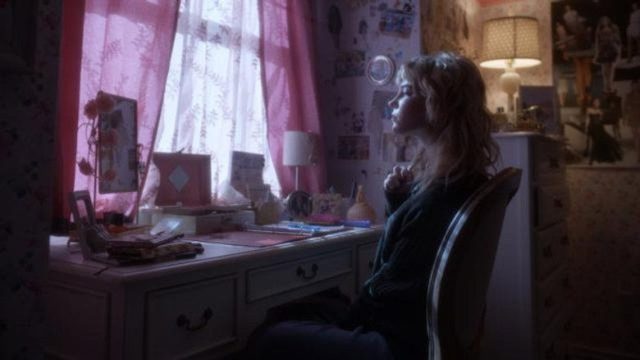 When the Streetlights Go On S01E09